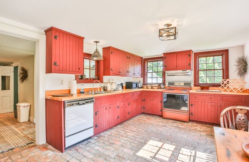 Bluemont House | Lamontagne Farmhouse a Rural Pristine Setting