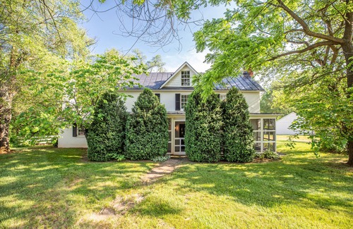 Bluemont House | Lamontagne Farmhouse a Rural Pristine Setting