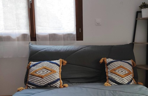 Convention Apartment | Lamourguier 1, Proche des Halles, Wifi, Bureau