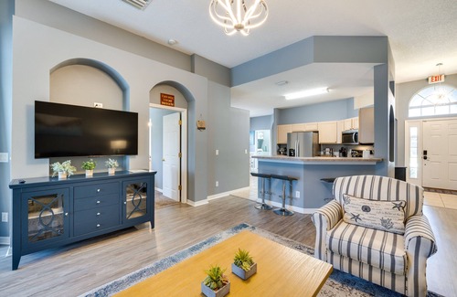 Calabay Parc Villa | Lanai & Game Room: Davenport Retreat!