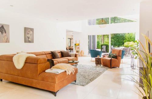 Lanaken Villa | Lanaken Retreat: Pool Jacuzzi and Sauna