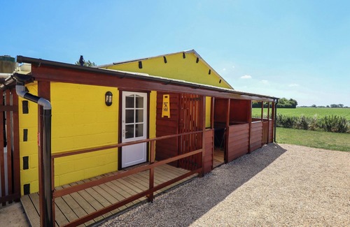 Dogdyke Cottage | LANCASTER, pet friendly, character holiday cottage in Coningsby