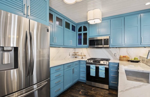 Rosemary Beach House | Land and Sea Cottage: 2nd home from Gulf with Wonderful Views!