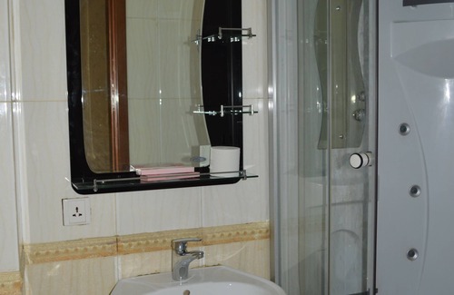 Bayangol Hotel | Land Hotel