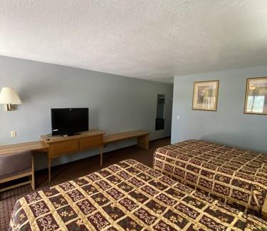 Erie Hotel | Land of Ahs Motor Inn