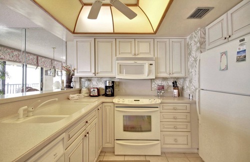 Sunset Beach Condo | Land's End 401 building 8 Private Balcony with awesome views| Beachfront!