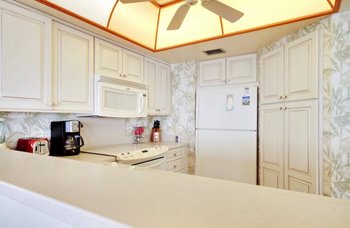 Sunset Beach Condo | Land's End 401 building 8 Private Balcony with awesome views| Beachfront!