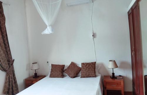 Tofo House | Landa's Guest House