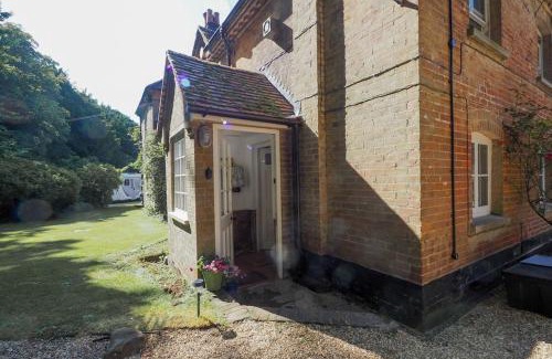 Woodfalls House | Landford's Cottage, your retreat!