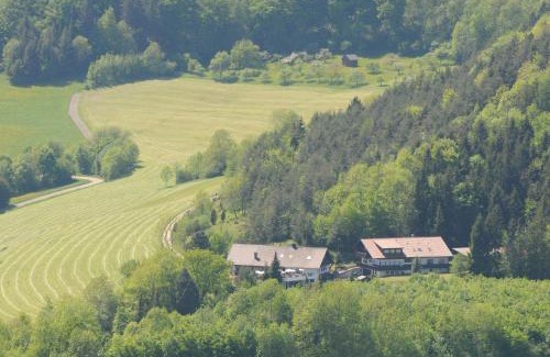 Weissenstein Hotel | Landgasthof Heldenberg