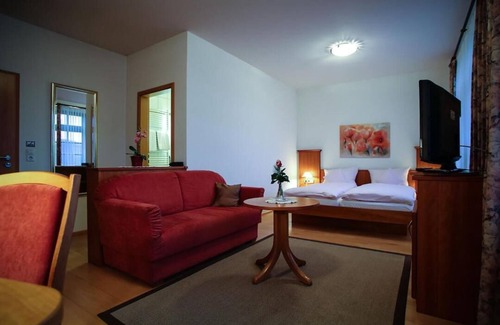 Efringen-Kirchen Hotel | Landgasthof Rebstock Egringen