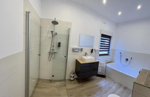 Neuenbuch Hotel | Landgasthof Waldeck