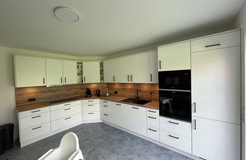 Loquard House | Landhaus Maarweg, large for 10 people, modern furnishings, fireplace, garden
