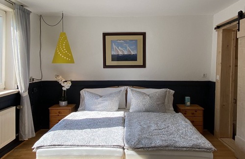 Gewissenruh Apartment | Landhaus Wahmbeck - Apartment on the ground floor directly on the Weser cycle path