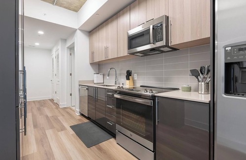 Baileys Crossroads Apartment | Landing | Amazing 1BD, Game Room, Gym