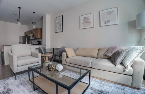 Kensington Apartment | Landing | Amazing 1BD, Gym, Clubhouse