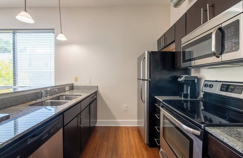 Church Hill Apartment | Landing | Amazing 1BD, Courtyard, Gym