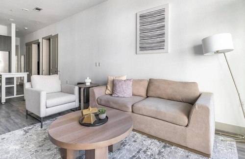 Washington Ave./ Memorial Park Apartment | Landing | Amazing 1BD, Courtyard, Game Room