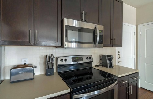 Katy Apartment | Landing | Amazing 1BD, Gym, Courtyard