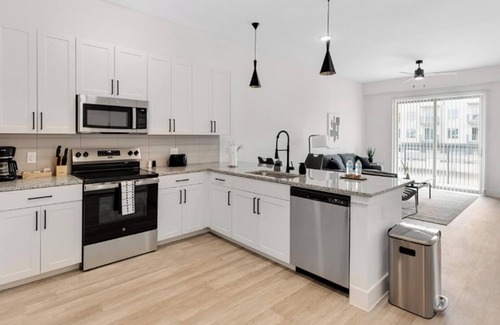 Denton Apartment | Landing | Amazing 1BD, Gym