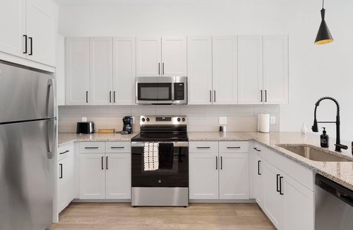 Denton Apartment | Landing | Amazing 1BD, Gym