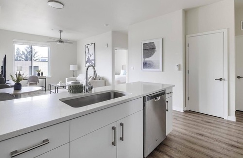 Homestead Apartment | Landing | Amazing 2BD, Gym