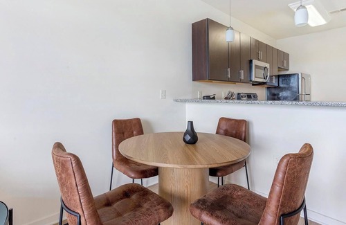 Richmond Apartment | Landing | Amazing 2BD, Gym