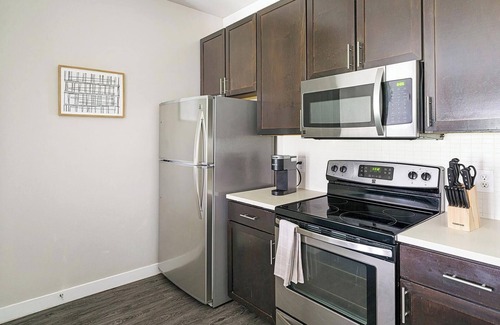 Katy Apartment | Landing | Amazing 2BD, Gym, Pool