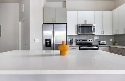 Wimauma Apartment | Landing | Amazing 2BD, Pool, Clubhouse