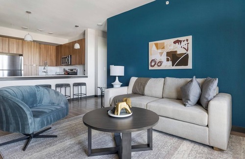 Buda Apartment | Landing | Amazing 2BD, Pool, Clubhouse