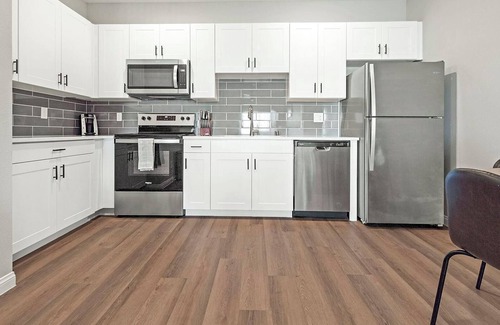 Townsite Apartment | Landing | Amazing 2BD, Rooftop Lounge, Pool
