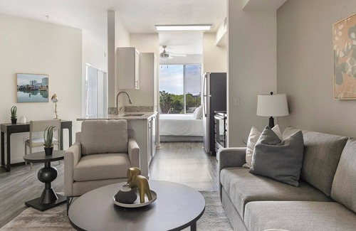 Tempe Apartment | Landing | Amazing Studio, Gym, Rooftop Lounge