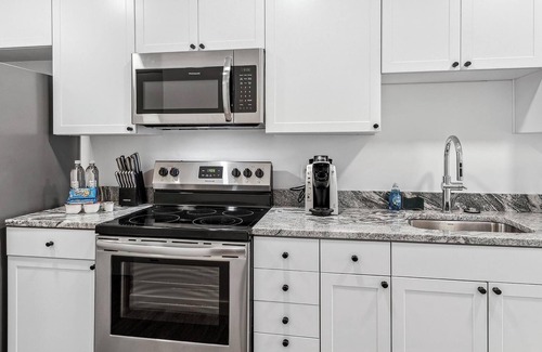 Greektown Historic District Apartment | Landing | Amazing Studio, Clubhouse, Gym