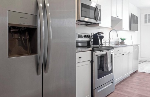 Greektown Historic District Apartment | Landing | Amazing Studio, Gym, Clubhouse