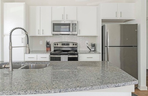 Waller Apartment | Landing Apartments Waller