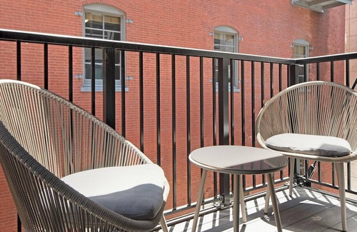 Downtown St. Louis Apartment | Landing at 11th & Spruce - Studio in Downtown