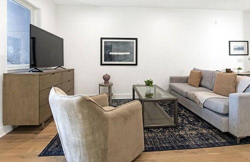 Southeast Apartment | Landing at 1335 Penn Ave - 1 Bedroom in Southeast Washington