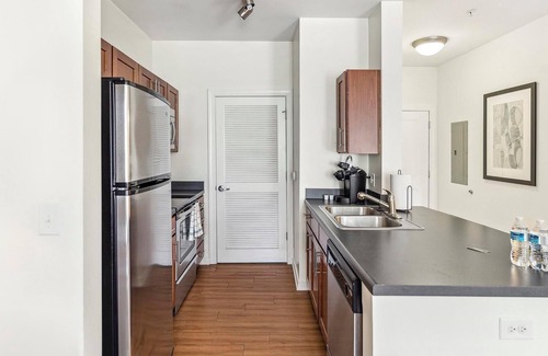 Shockoe Bottom Apartment | Landing at 2001 East - Studio in Downtown