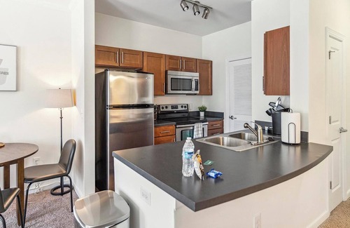 Shockoe Bottom Apartment | Landing at 2001 East - Studio in Downtown