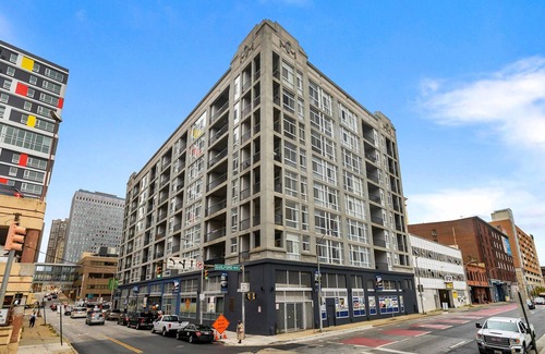 Downtown Baltimore Apartment | Landing at 222 Saratoga - 2 Bedrooms in Downtown