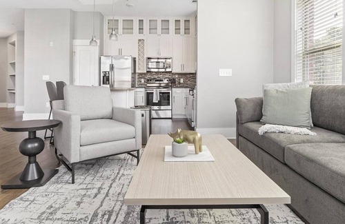 Chapel Hill Apartment | Landing at Apartments at Palladian Place - 2 Bedrooms in Downtown Durham