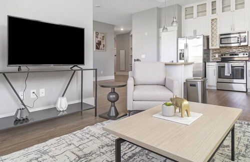 Chapel Hill Apartment | Landing at Apartments at Palladian Place - 2 Bedrooms in Downtown Durham