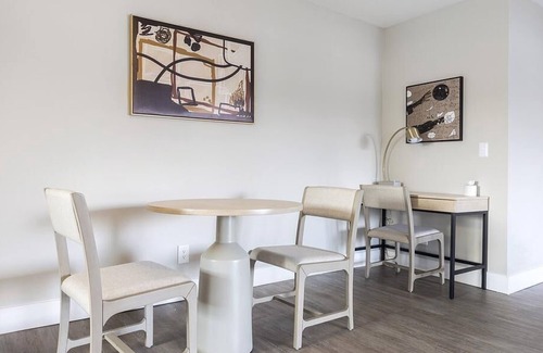 Ann Arbor Apartment | Landing at Arbor Haus - 1 Bedroom in Carpenter