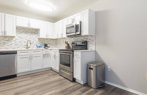 Ann Arbor Apartment | Landing at Arbor Haus - 1 Bedroom in Carpenter