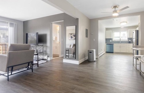 Ann Arbor Apartment | Landing at Arbor Haus - 1 Bedroom in Carpenter