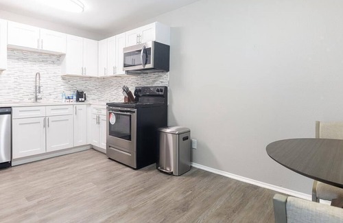 Ann Arbor Apartment | Landing at Arbor Haus - 1 Bedroom in Carpenter