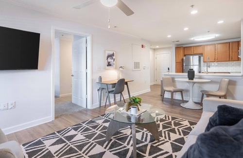 Wilmington Apartment | Landing at Bellingham Park - 1 Bedroom in Hanov.