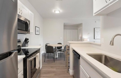 Greenbell Apartment | Landing at Boulders at Lookout Mountain - 2 Bed.