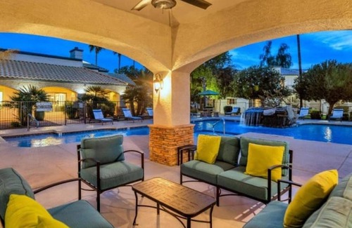 Greenbell Apartment | Landing at Boulders at Lookout Mountain - 2 Bed.