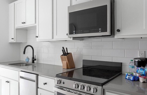 University City Apartment | Landing at Commons on Ludlow - 1 Bedroom in Uni.